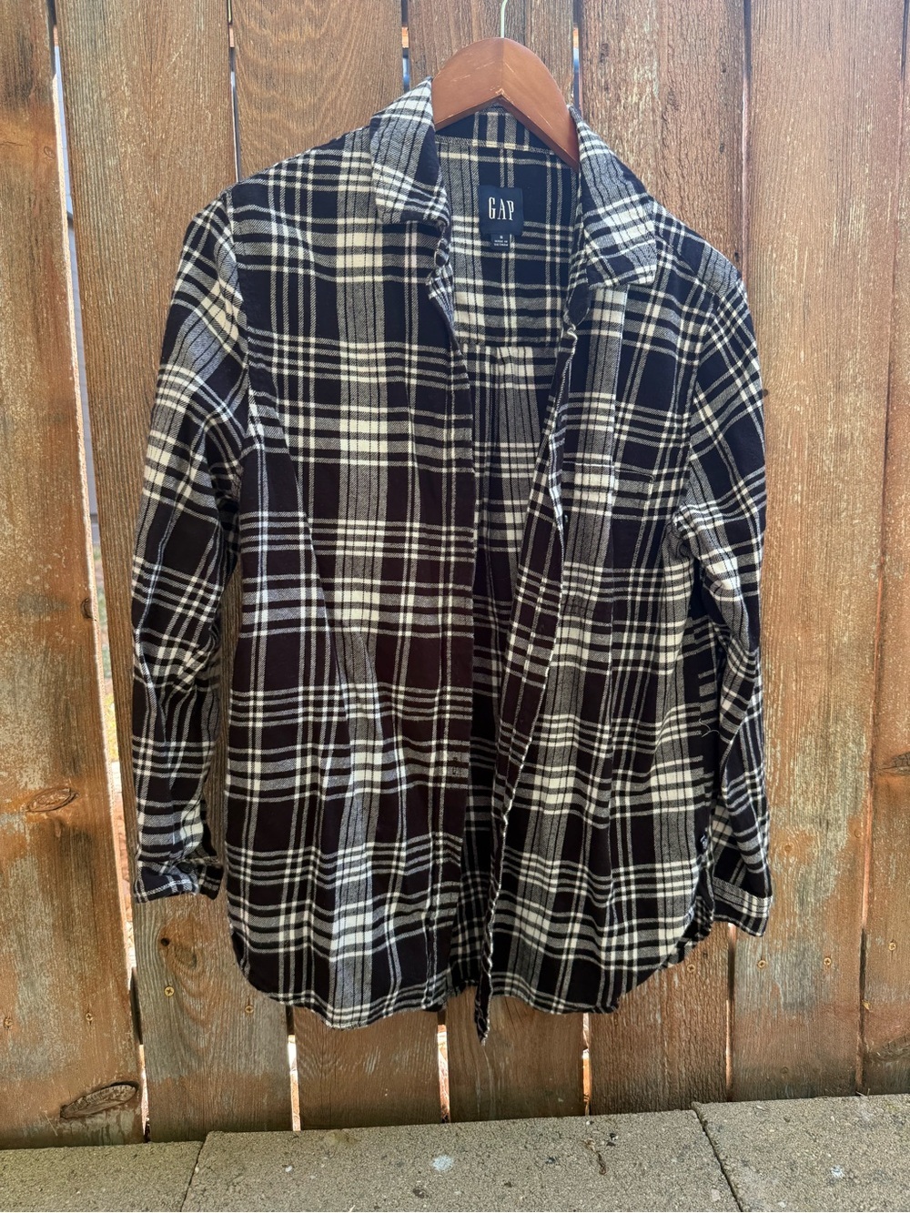 GAP Womens Black White Plaid Long Sleeve Button Down Shirt Size Small